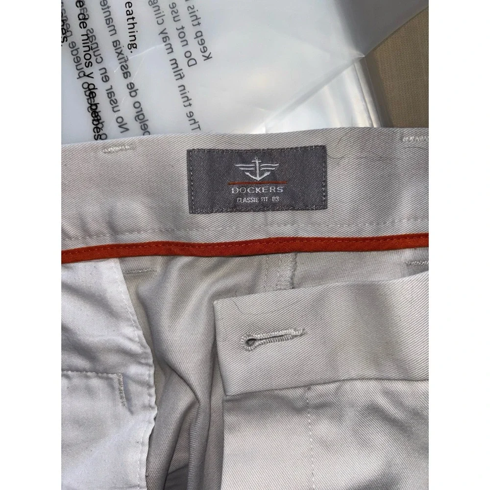 Dockers Khaki Pants Mens Beige Classic Fit Pleated Cotton Flex 34x26